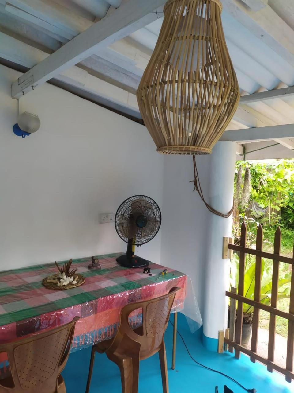 S Guest Villa Mirissa Exterior photo